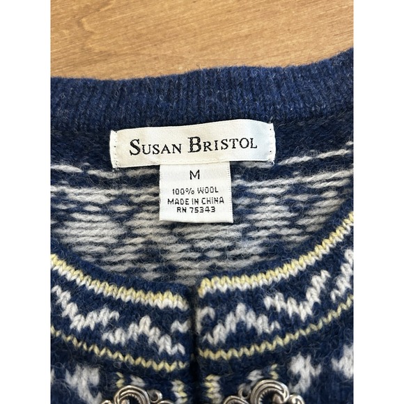Women's Nordic Pattern Sweater - Picture 3 of 7
